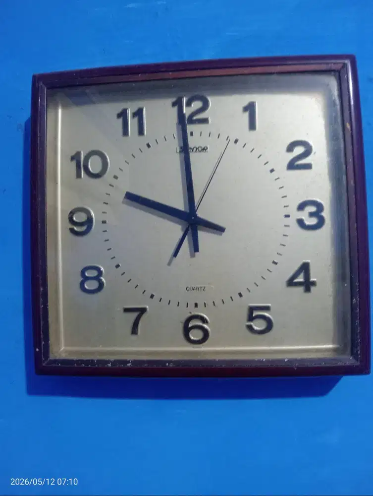 Jam jadul classis merek Tenor
