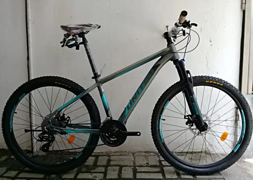 United 27.5 Stavros alloy Inner cable Shimano 3x8speed Fork Lock