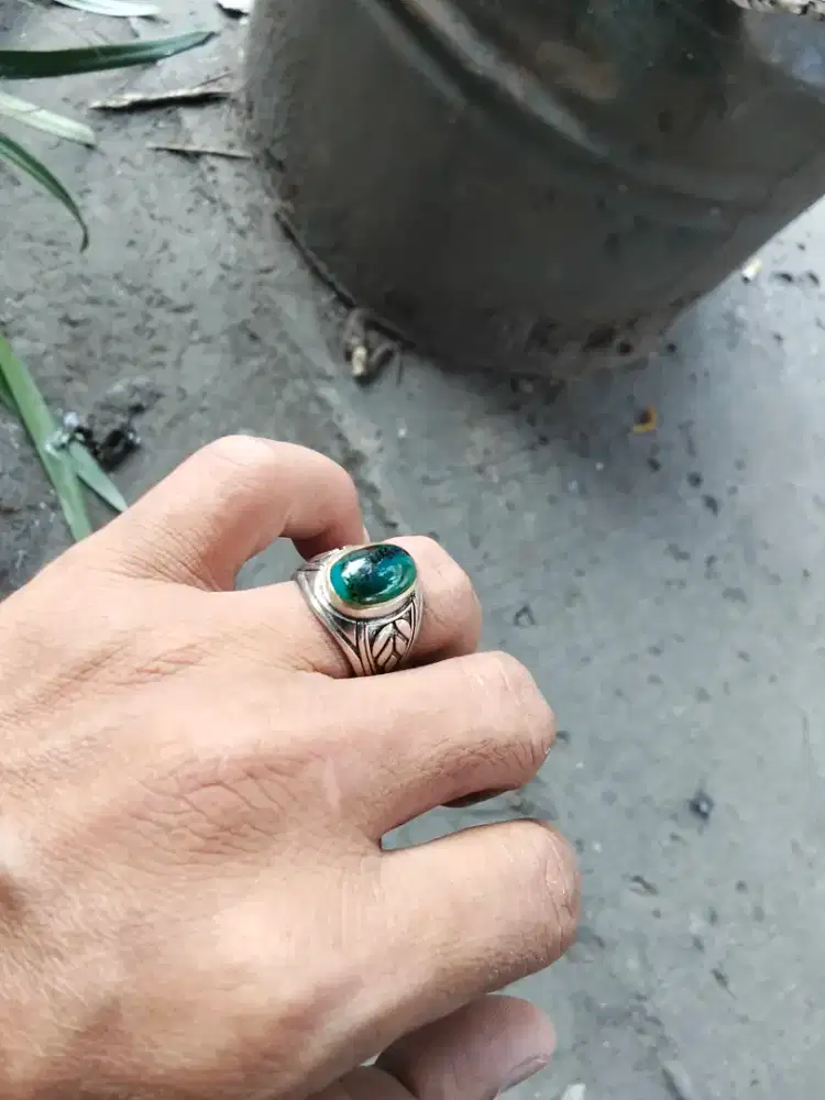 Batu bacan doko semi kristal