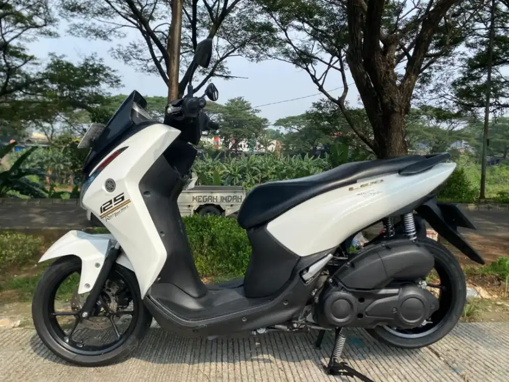 YAMAHA LEXI TAHUN 2019 SIAP PAKEK MOTOR BAGUS