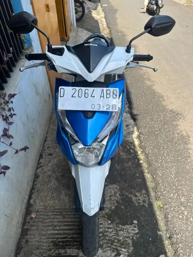 Beat  FI 2017 ,combi brake   mulus full ,mesin standaran