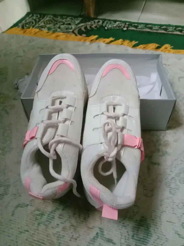 Sepatu cewek merk wanwo