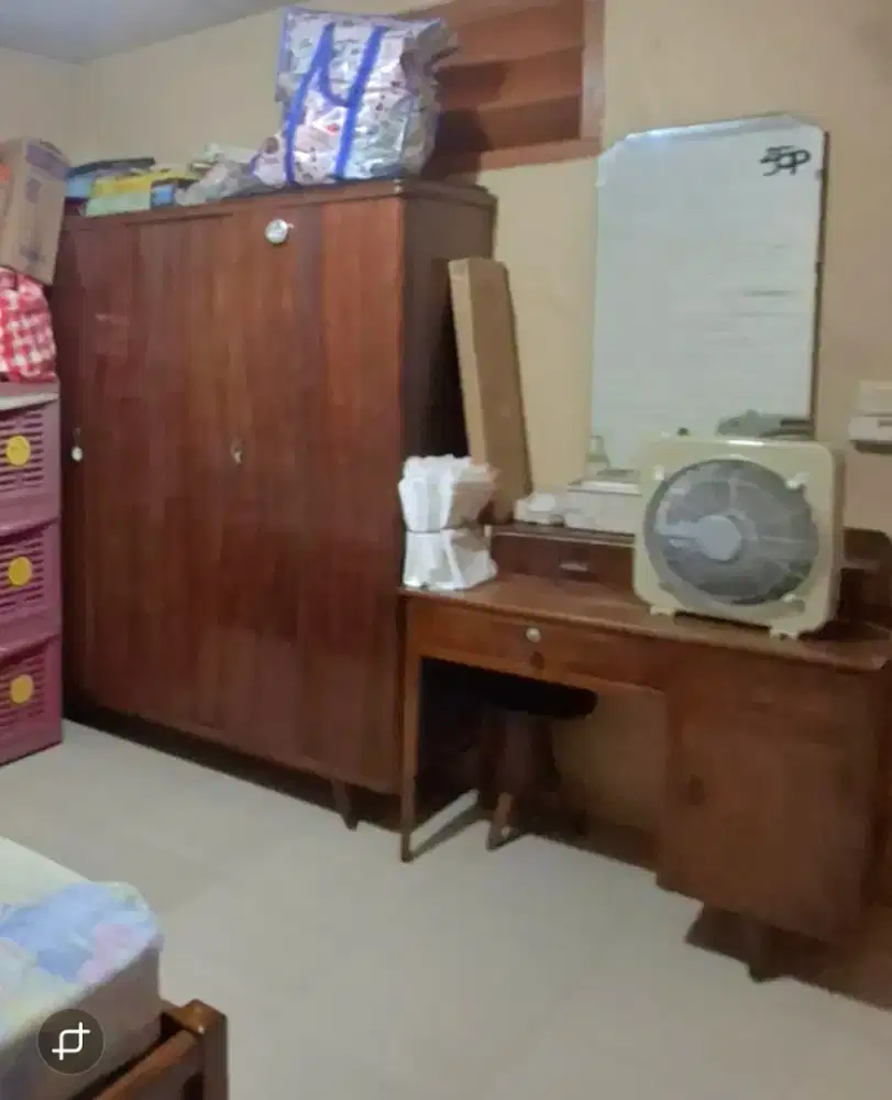 Lemari Jati 3 Pintu + Meja Rias, Kondisi Masih Kokoh
