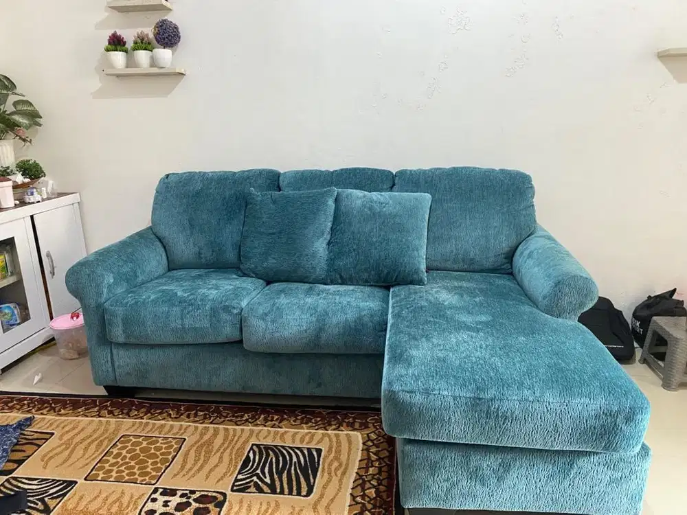 Sofa informa like new merek ASHLEY