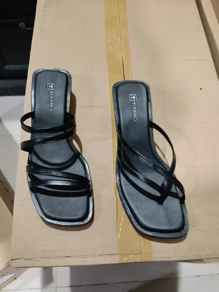 Di Cari Admin Unt Produksi Sandal.