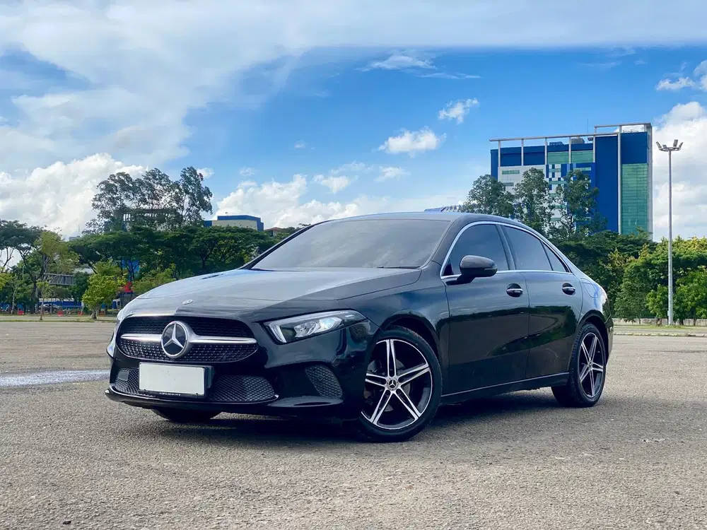 Mercedes Benz A200 V177 Progressive Line Sedan CKD 2022 Hitam DP Low