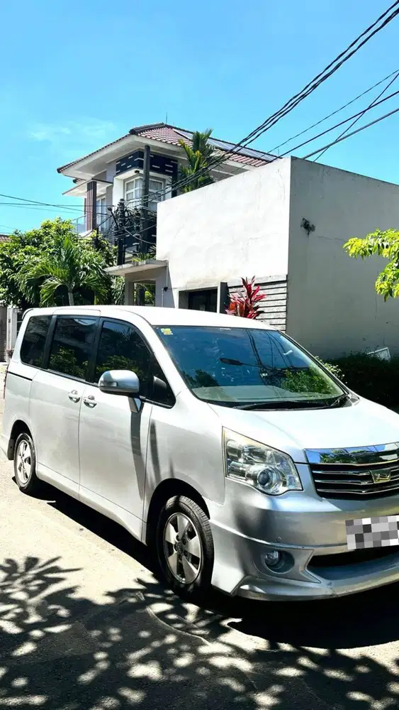 Toyota Nav1 V AT 2013 BSD-AC baru, Nyaman Kelas Alphard, Siap Pakai