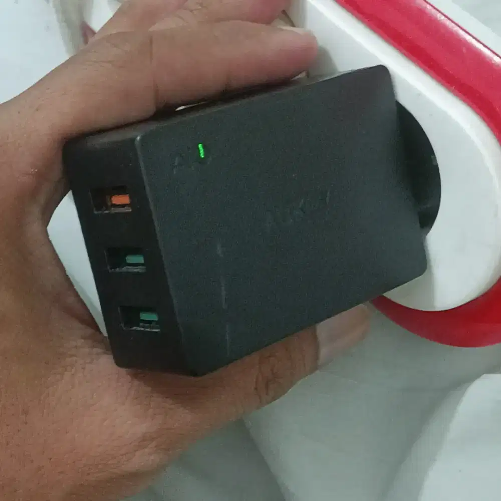 Aukey PA-T14 Quick Charge 3.0 3-Port Wall Charger