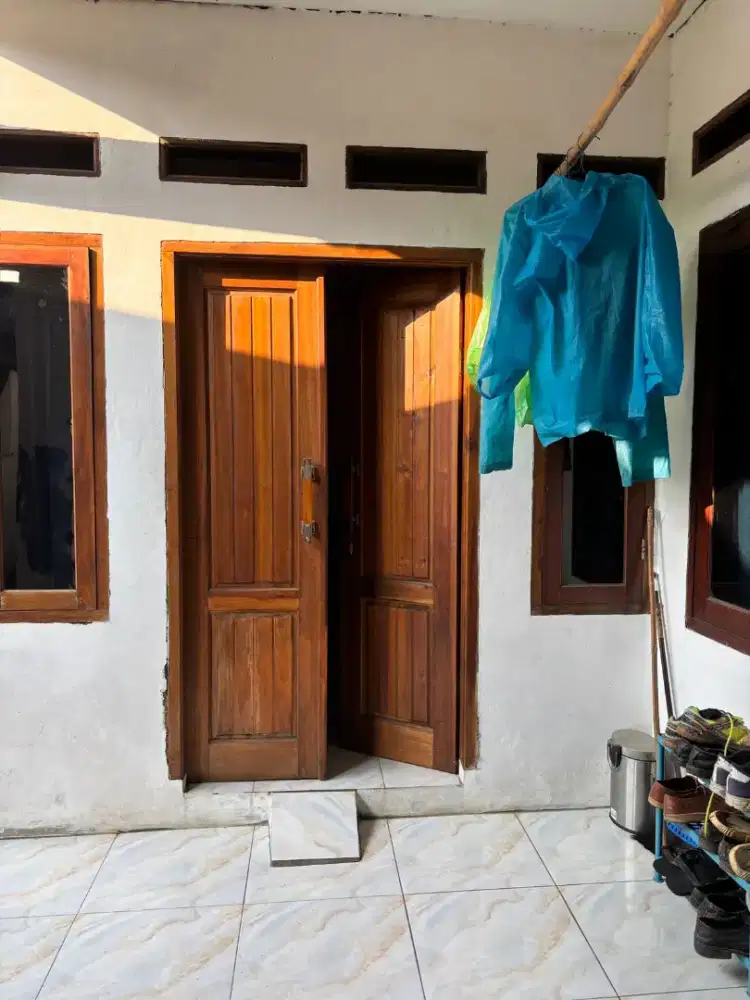 Di jual cepat kontrakan 2 pintu