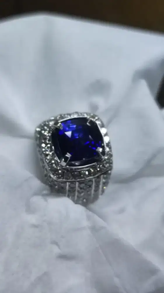 Gold Diamond Blue Sapphire 05,07crt Vivid blue Royal blue Bosku