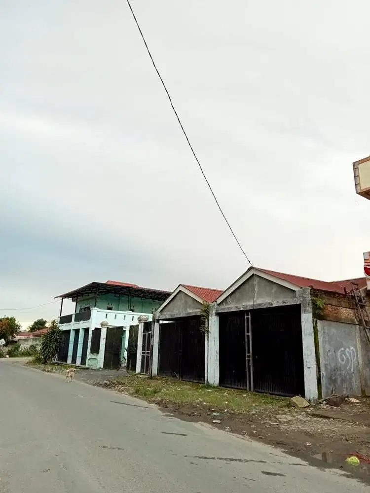 Disewakan BAGUNGAN DAN LAHAN  lokasi STRATEGIS