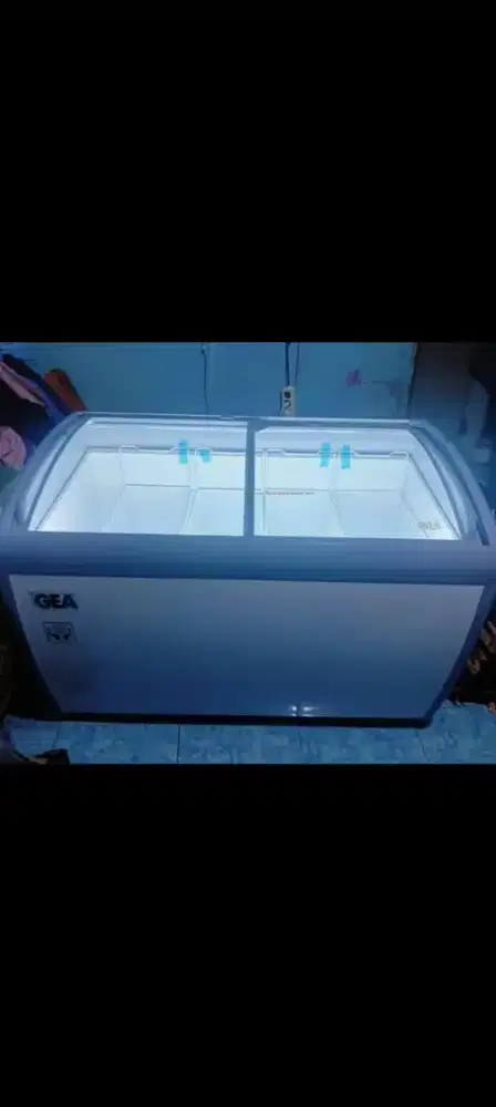Jual freezer merk GEA