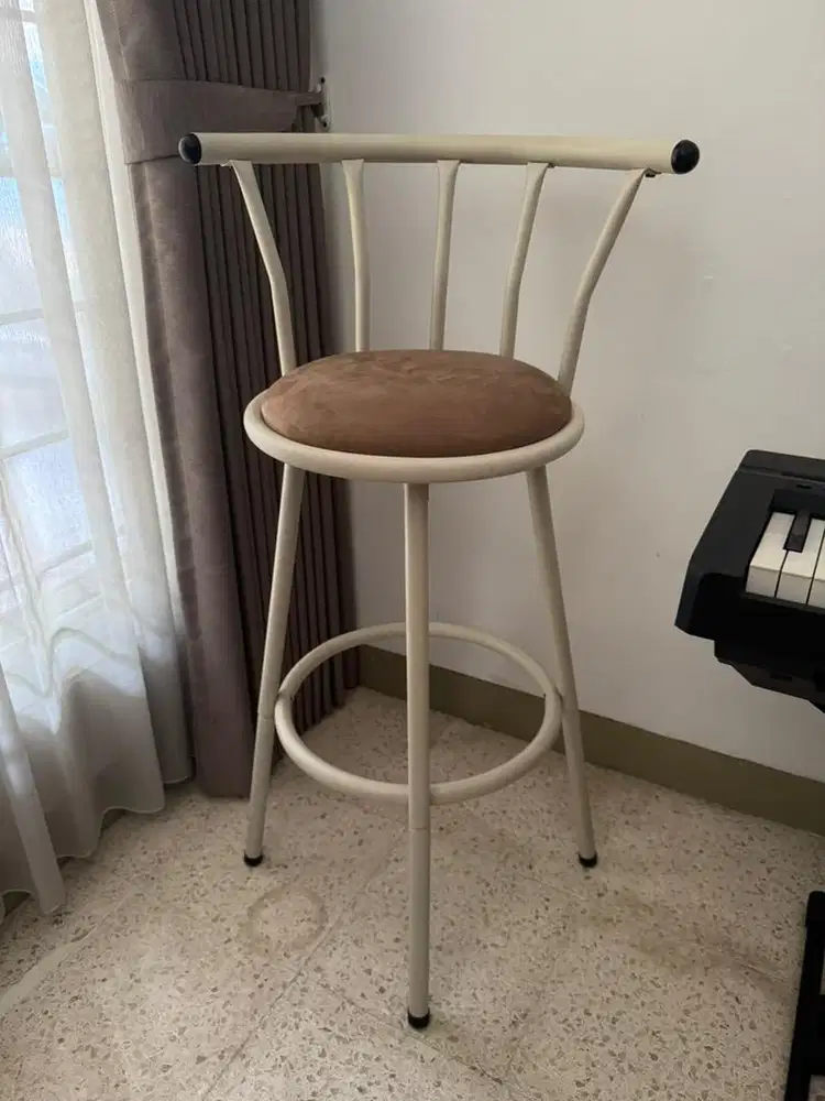 Kursi Tinggi cocok untuk cafe/mini bar