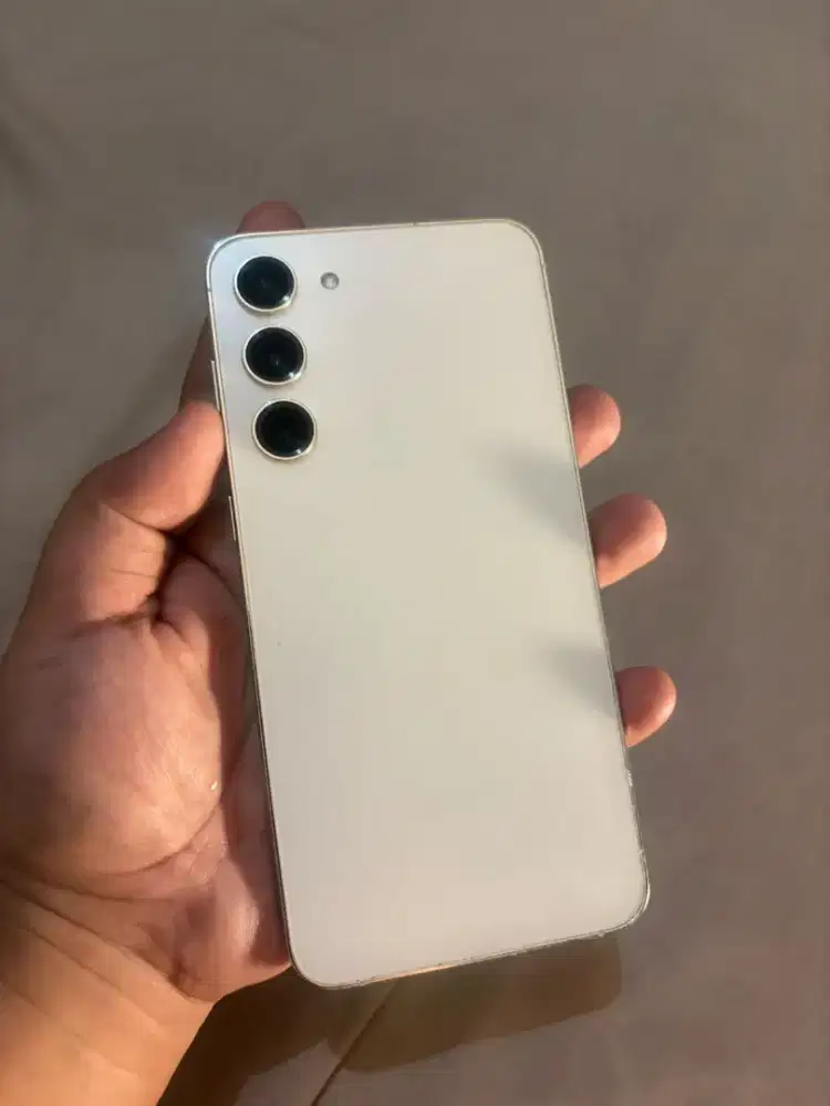 SAMSUNG S23 PLUS 8/256 GB MULUS
MINUS GREENSCREEN TIPIS