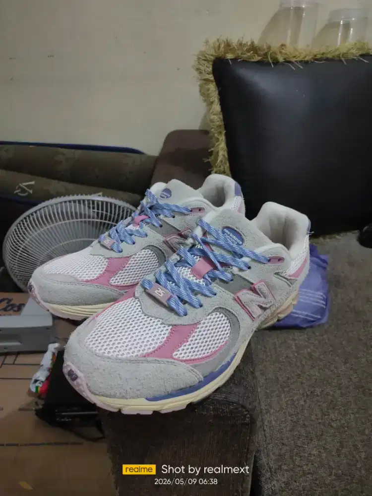 Sepatu NB 2002r