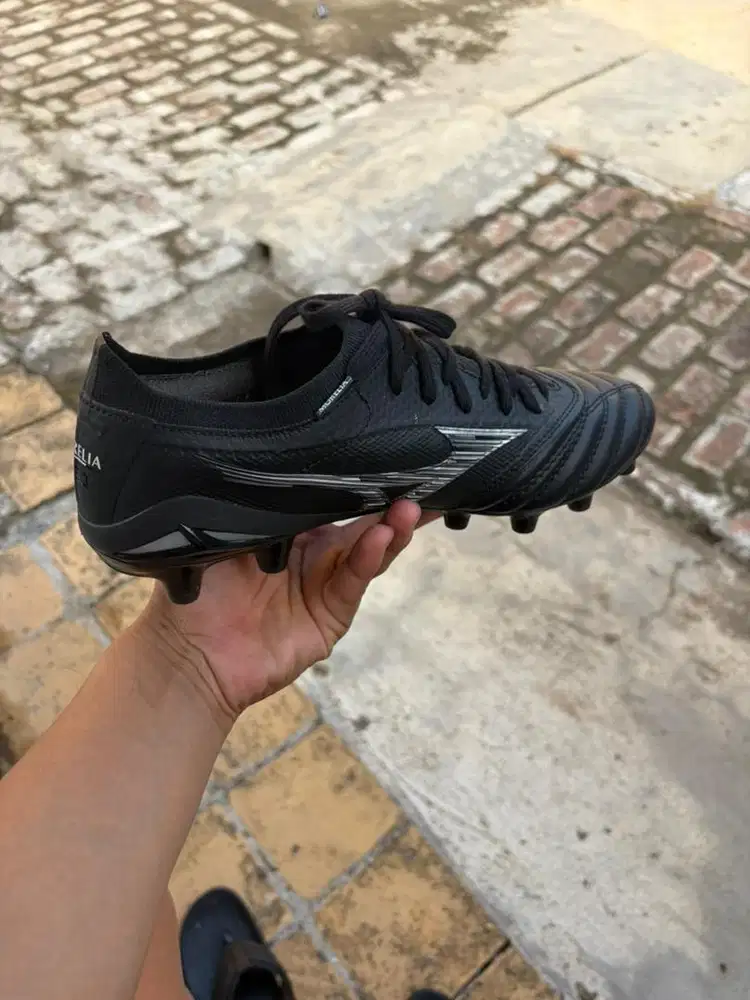 sepatu bola mizuno dan nike mercurial size 43