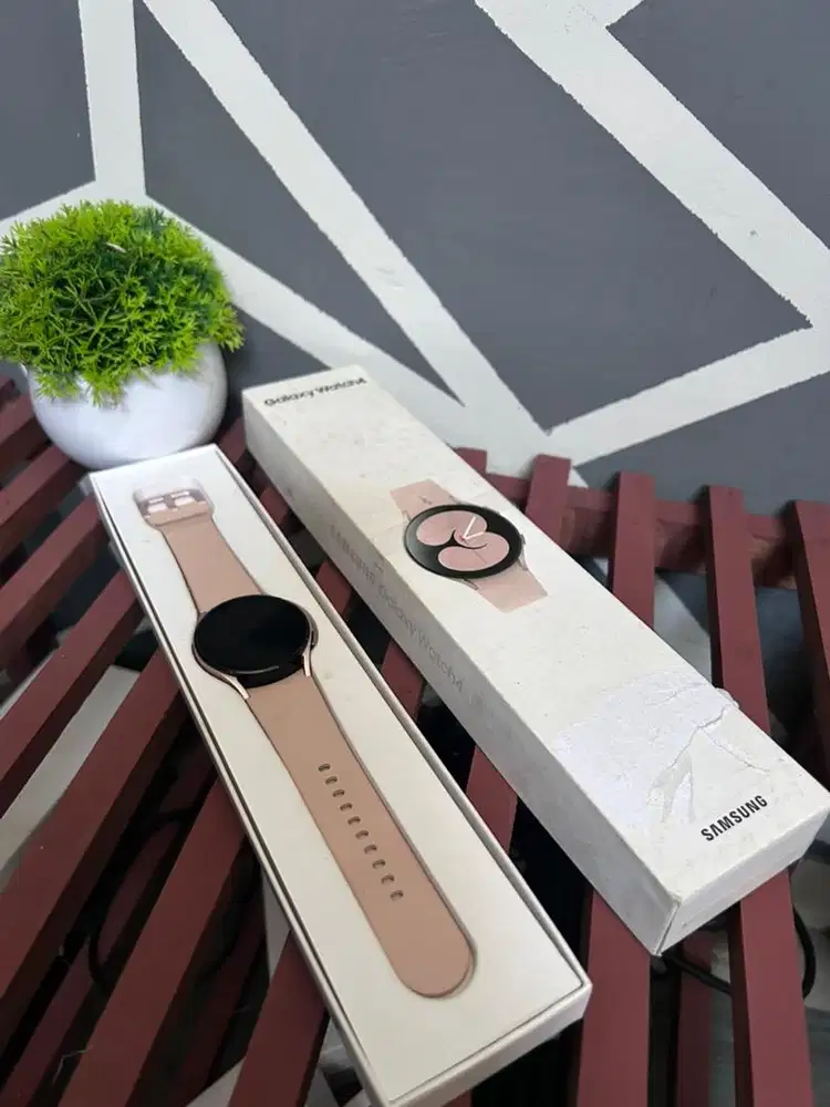 Samsung galaxy watch 4 40mm mulus siap pakai