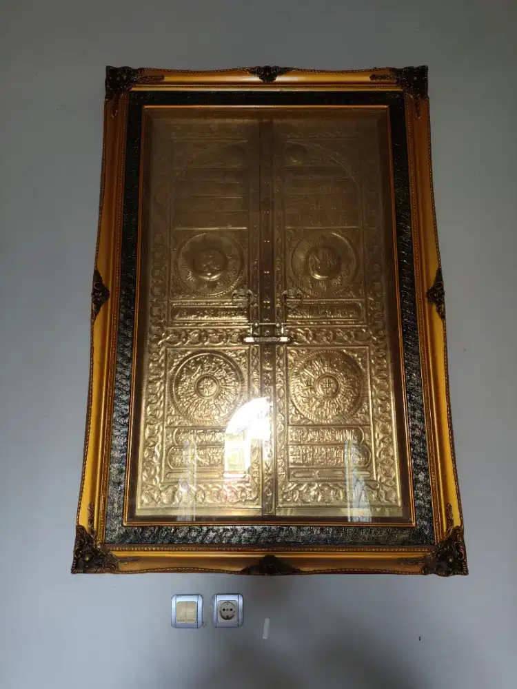 kaligrafi kuningan asli