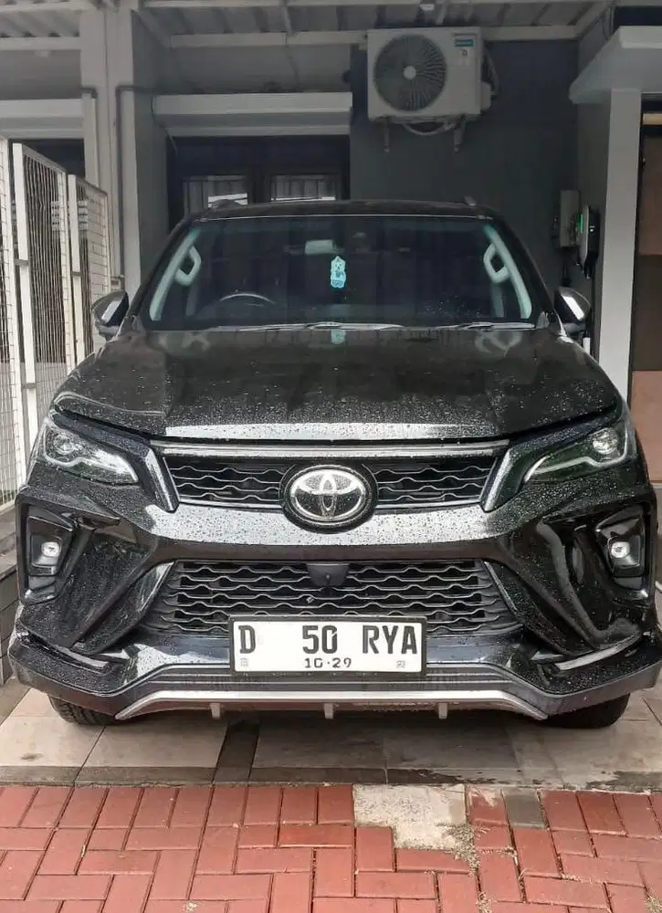 VRZ GR 2.8 TSS LEGENDER  2024 Km 15 Ribu Servis Ricord