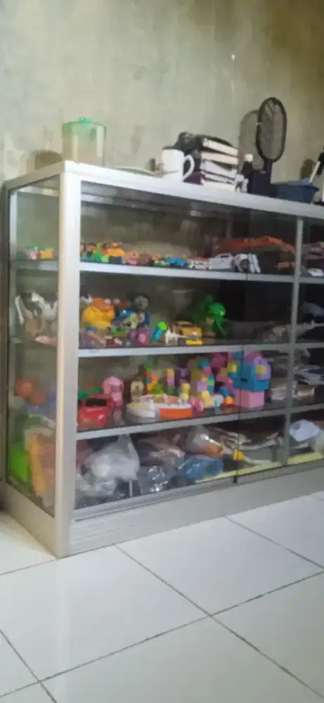 Jual butuh etalase cocok untuk jualan apa saja yg minat langsung japri