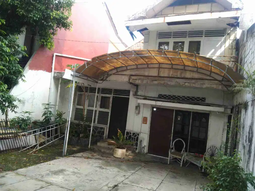HITUNG TANAH Rumah Jalan Raya Darmo Surabaya Pusat Luas 309 Meter Lokasi Strategis DEKAT TAMAN BUNGKUL