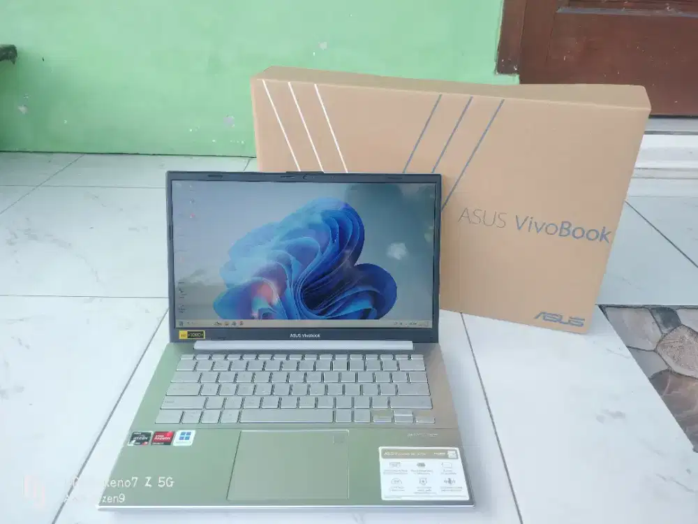 Asus Vivobook E1404FA Ryzen 3-7320U SSD 512 Ram 8 Keyboard Backlit
