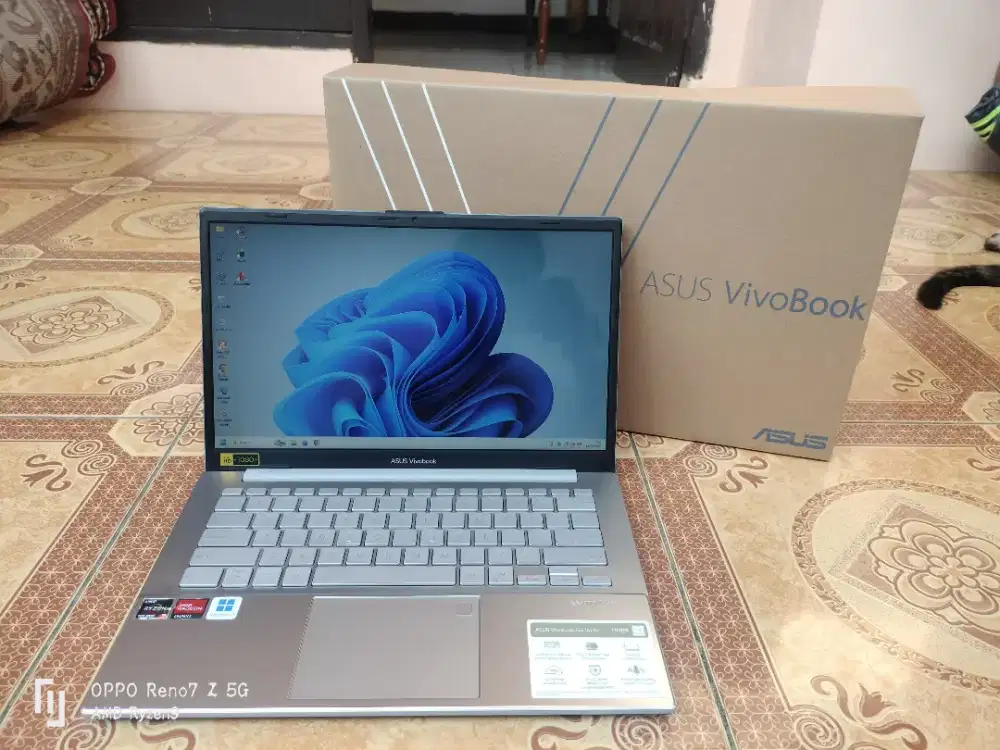 Asus Vivobook E1404FA Ryzen 3-7320U SSD 512 Ram 8 Keyboard Backlit