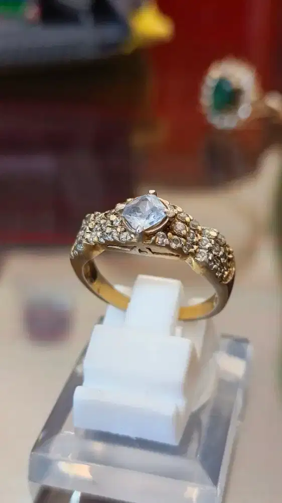 Cincin perak dengan permata safir srilanka