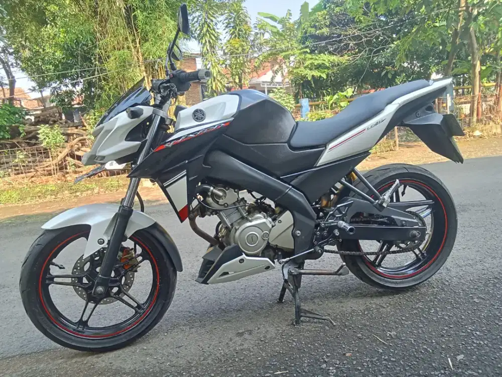 YAMAHA VIXION TAHUN 2015 MULUS ORIGINAL SIAP PAKAI KIRCON