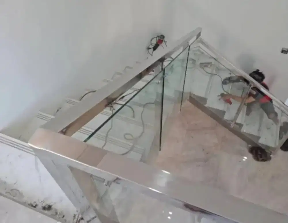 Reling tangga balkon stenlies kaca stell