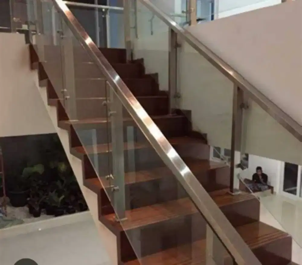 Reling tangga balkon stenlies kaca stell