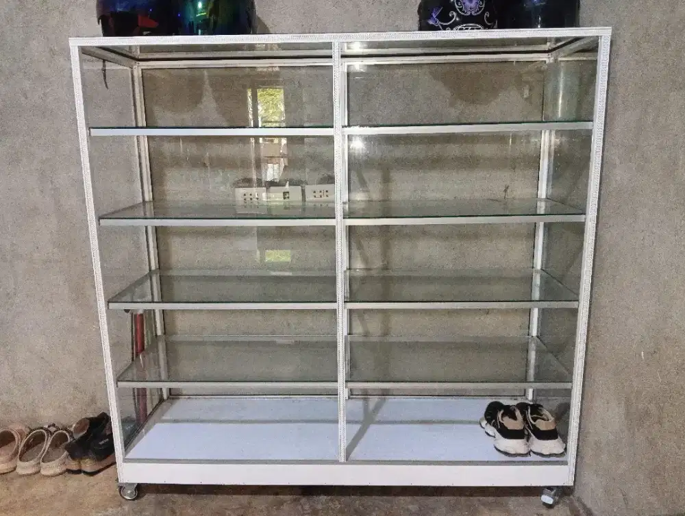 Rak jualan serbaguna, bisa untuk jualan kue dan swalayan dll