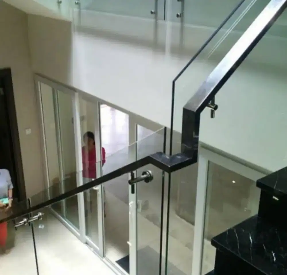 Reling tangga balkon stenlies kaca stell