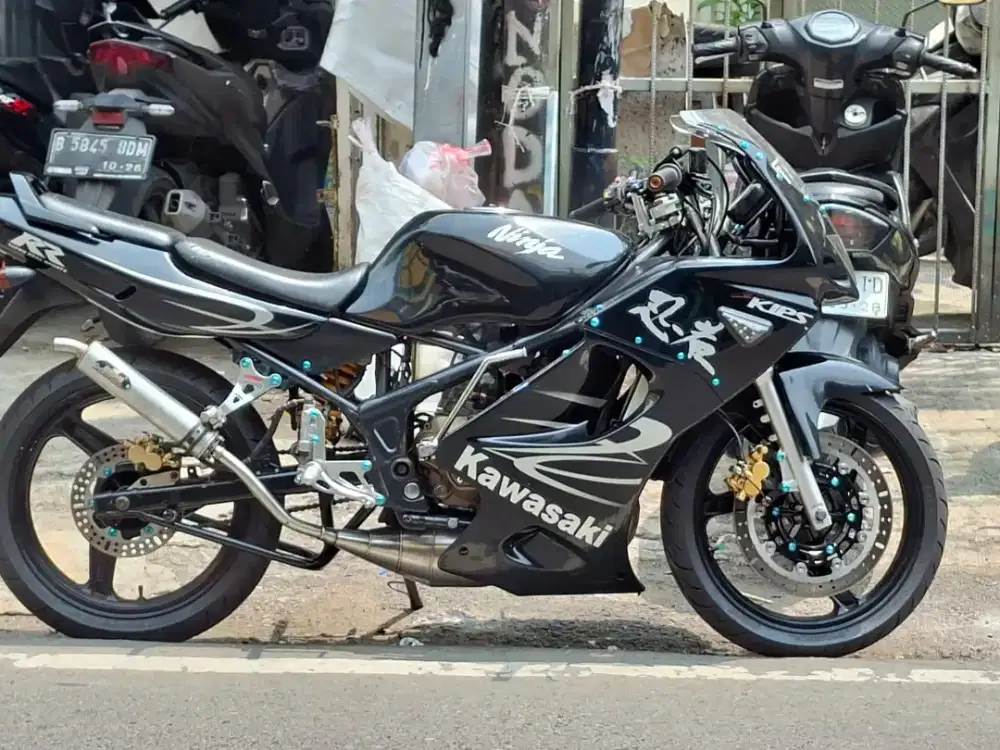 Di jual ninja RR old 2010