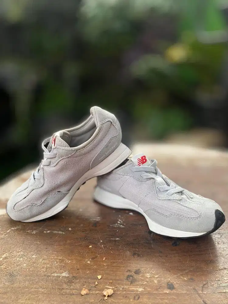 New Balance 327