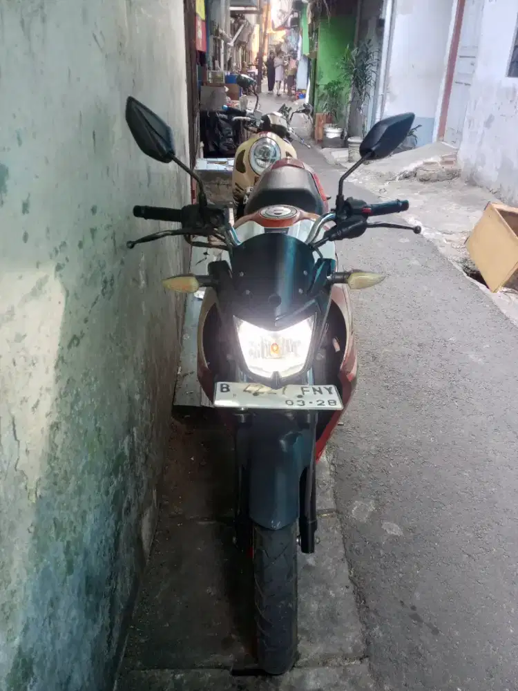 Jual motor Vixion New 2014 surat2 lngkp STNK BPKB ada pajak hidup