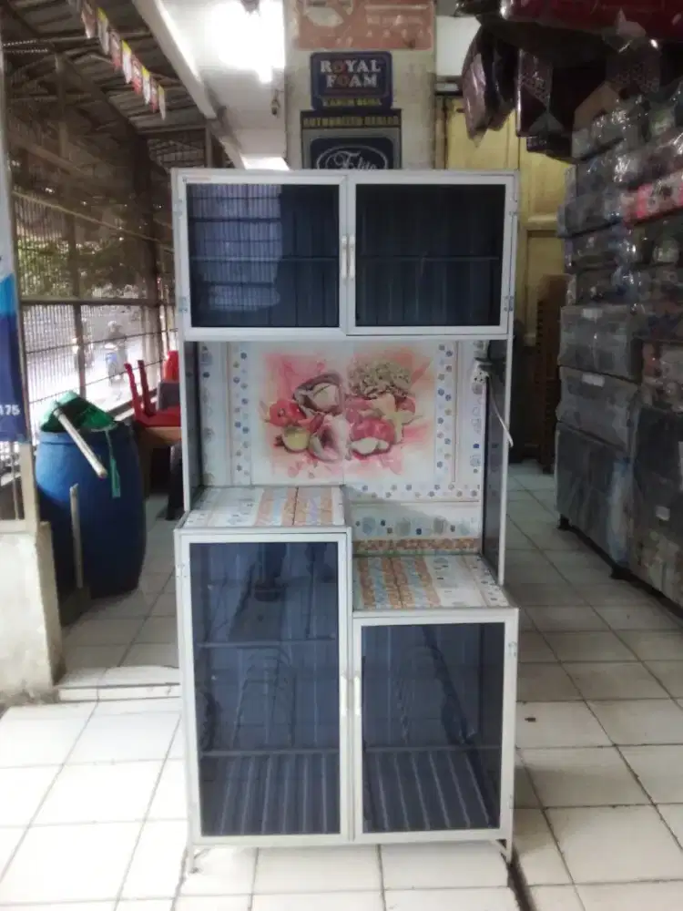Rak piring kaca / lemari dapur