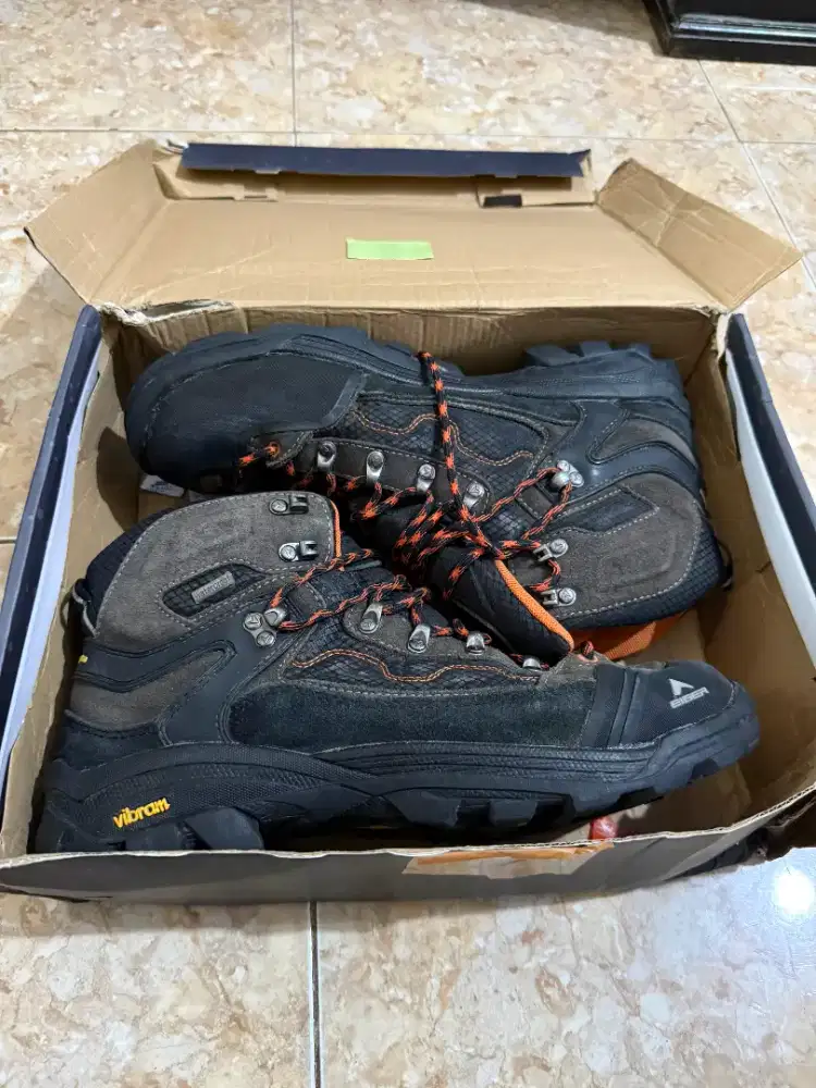 SEPATU EIGER POLLOCK