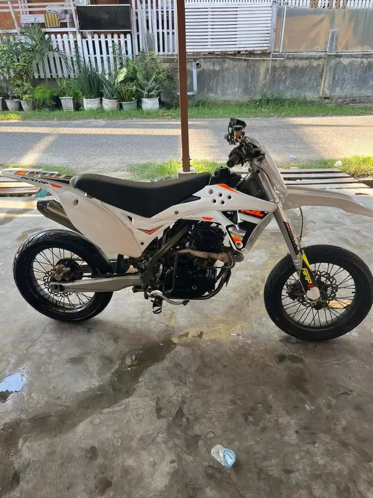 Super moto beli rakitan jadi