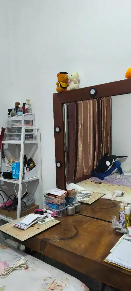 Dijual meja rias dr kayu ulin