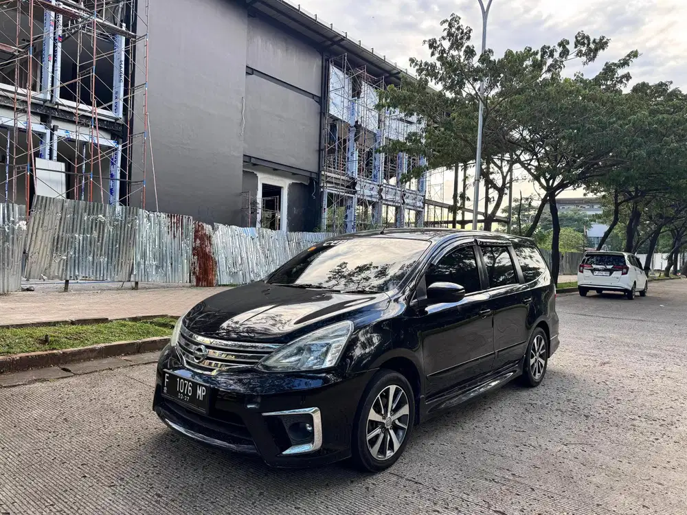 Nissan Grand Livina HWS Automatic 2016 Hitam