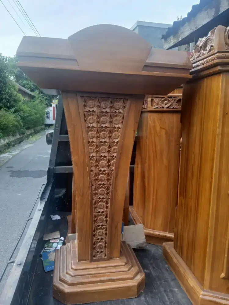 Mimbar Masjid Podium Kayu