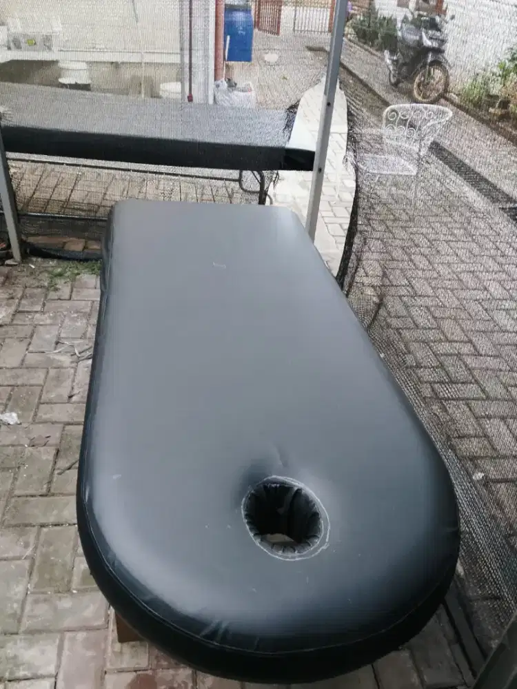 Facial bed salon