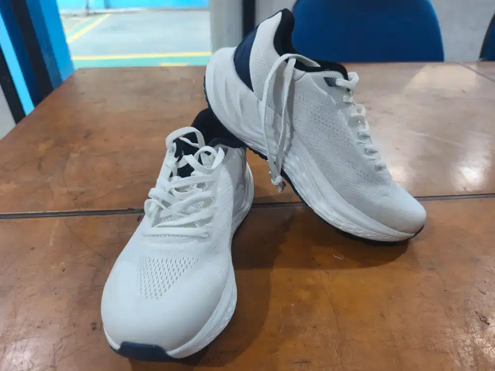 Sepatu Anta PG 7 Men travel size 40