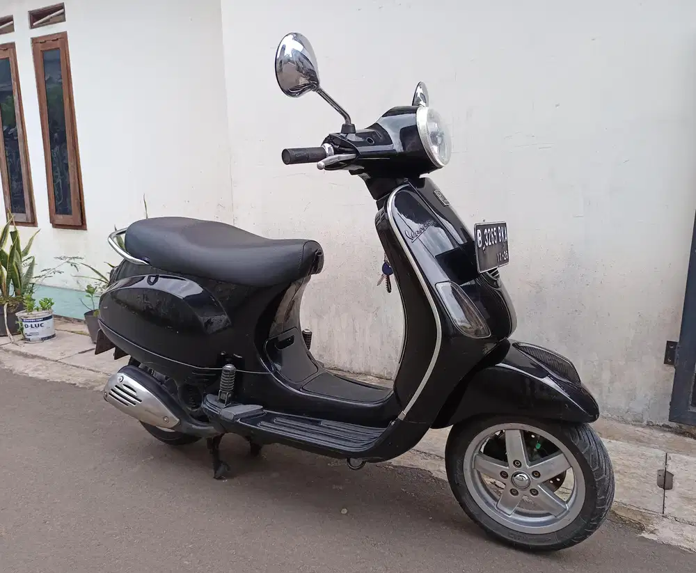Piaggio vespa lx125 2011 lengkap mesin halus