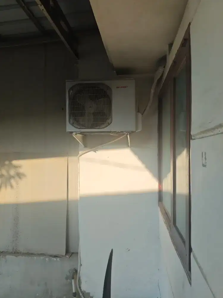 AC Sharp 1 PK  super dingin