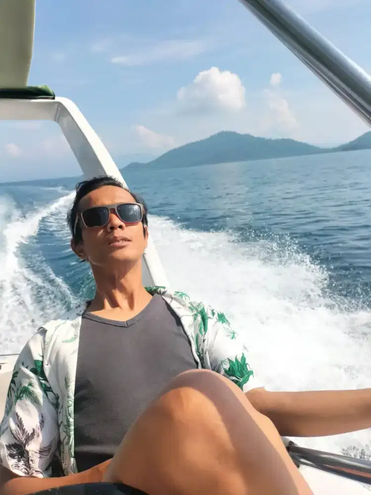 Bismillah saya sedang mencari pekerjaan sebagai driver.