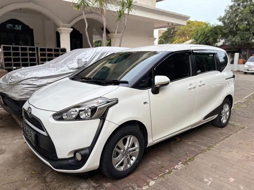 Bismillahirrahmanirrahiim Jual Mobil Sienta Putih Rawatan Pribadi