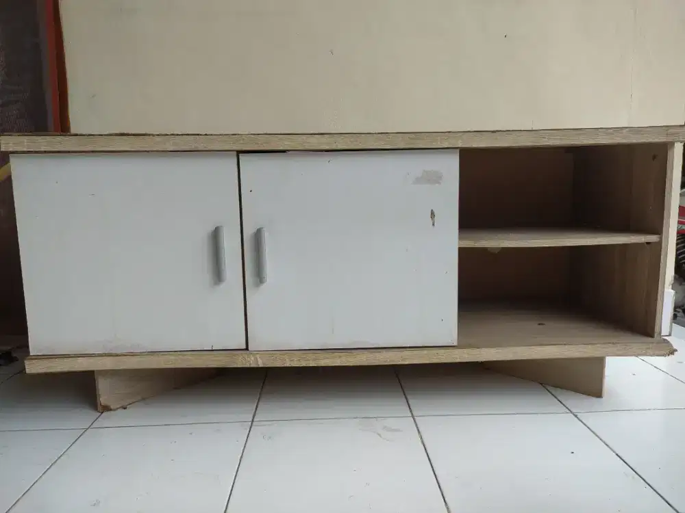 meja untuk tv bahan dari kayu