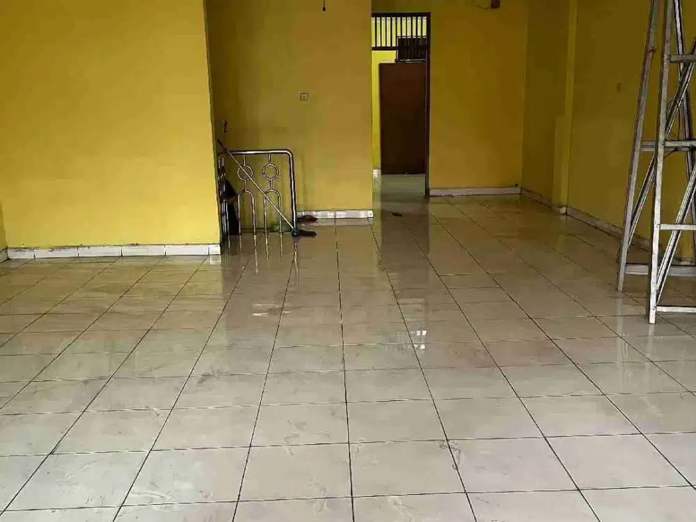 Disewakan Ruko Buaran Indah 2,5 Lantai Siap Pakai